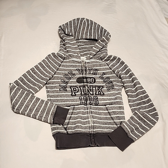 PINK 1986 Active Wear Victoria Secret Hooded Sweatshirt. SIZE: S - Picture 1 of 5